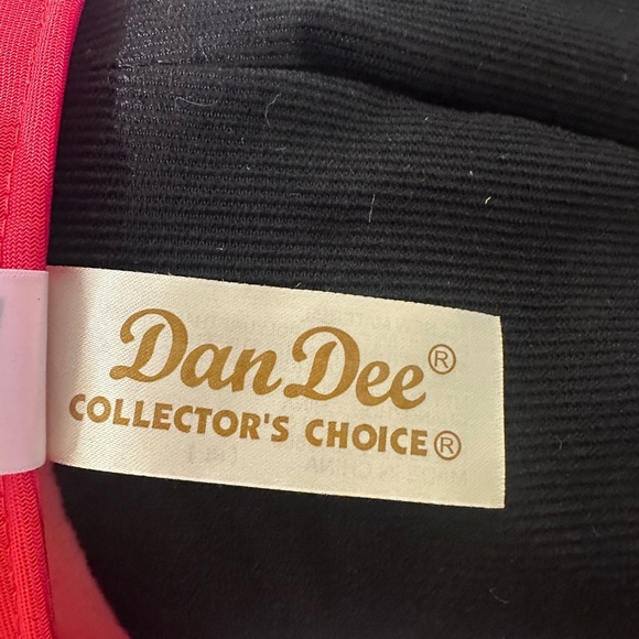 Peanuts Valentine's Day Plush Toy - Red, Black, Brown - Picture 6 of 9